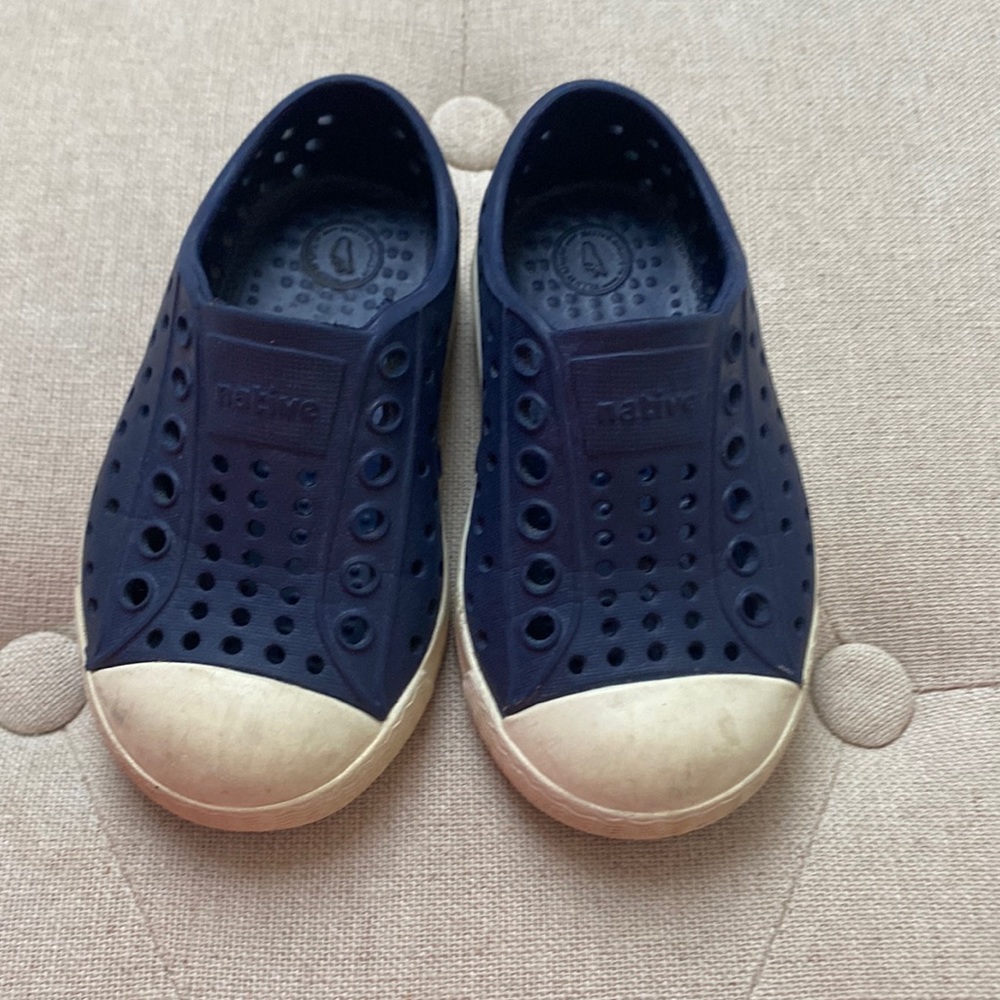 GUC Native Baby/Toddler Shoes Size 5